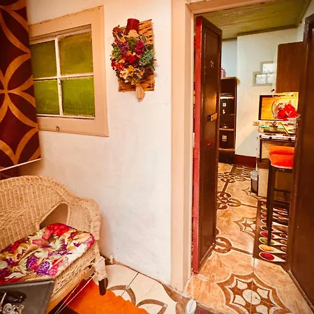 Studio-Apartment Near The Arch! Antigua Buitenkant foto