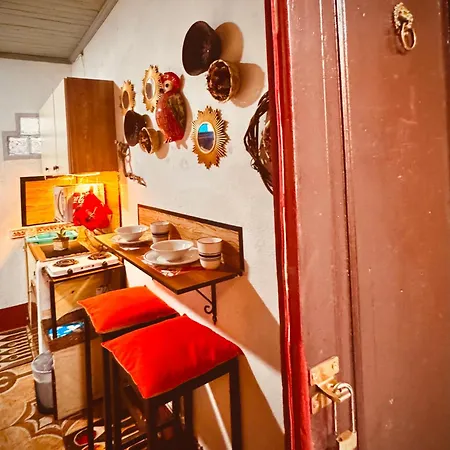 Studio-Apartment Near The Arch! Antigua Buitenkant foto