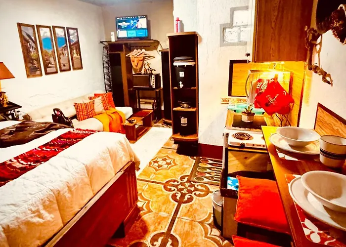 Studio-Apartment Near The Arch!