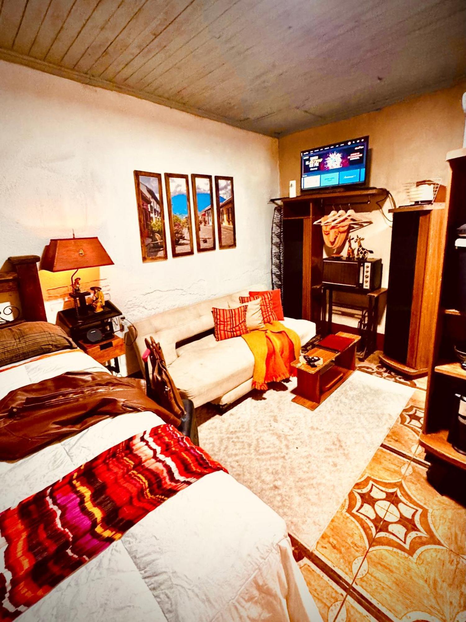 Studio-apartment Near The Arch! *